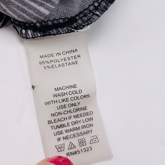 EUC Vince Camuto Women Sleeveless Printed Top - Picture 11 of 12